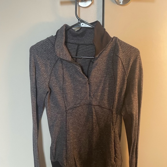 LULU QUARTER ZIP!! Gray and black color with zip up front pocket! - Picture 2 of 3